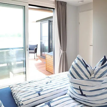 Hausboot Ankerplatz Båthotell Ribnitz-Damgarten