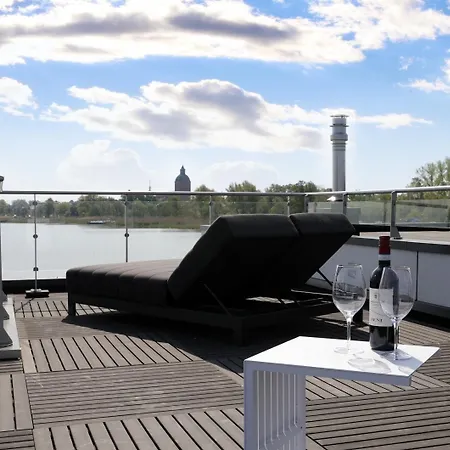 Hausboot Ankerplatz Båthotell *